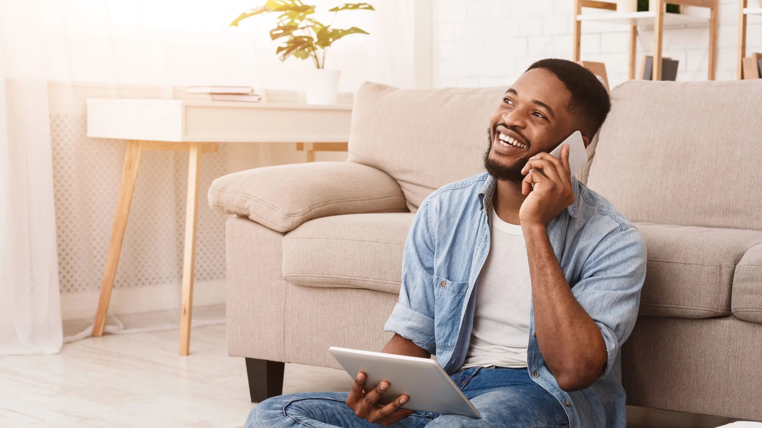 smiling man engaged in a friendly conversation on 2024 06 12 02 33 38 utc